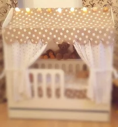 Балдахин для кроватки белые прянички на коричневом