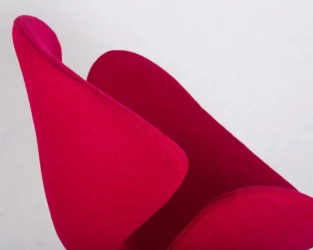 Кресло дизайнерское DOBRIN SWAN (бордо ткань AF5, золотое основание)