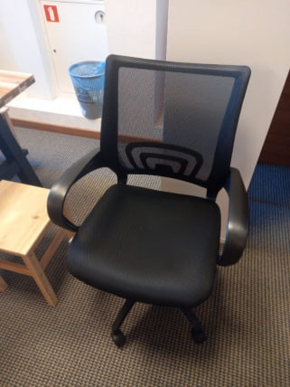 Кресло офисное Бюрократ CH-695N/BLACK_11