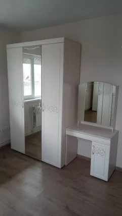 Шкаф трехдверный с зеркалом Тиффани 93.12_6