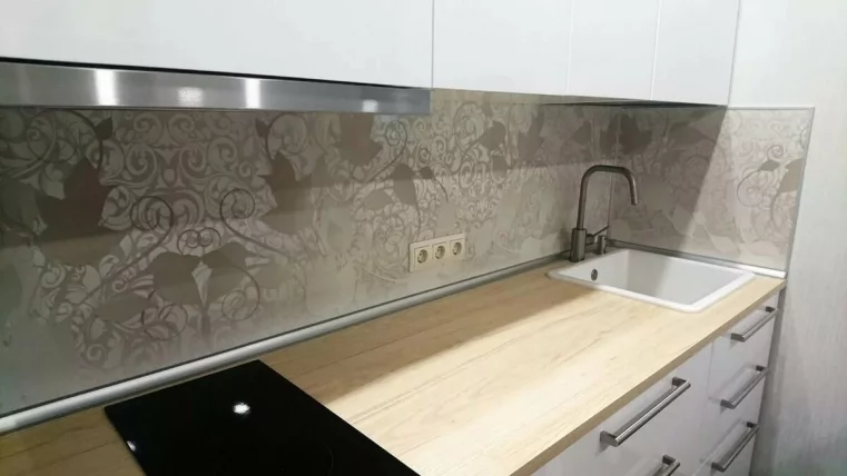 Глянцевый фартук (КОМПОЗИТ) KM 37_5