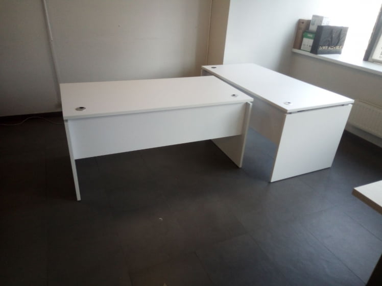 Стол письменный ONIX O.SP-4.8 Белый Бриллиант_1